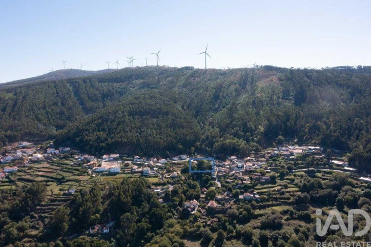 Moradia T4 para Venda em Vila Nova Foto 11