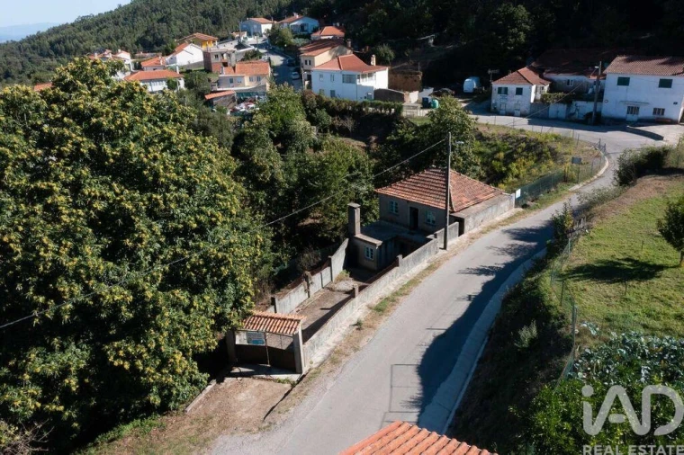 Moradia T4 para Venda em Vila Nova Foto 8