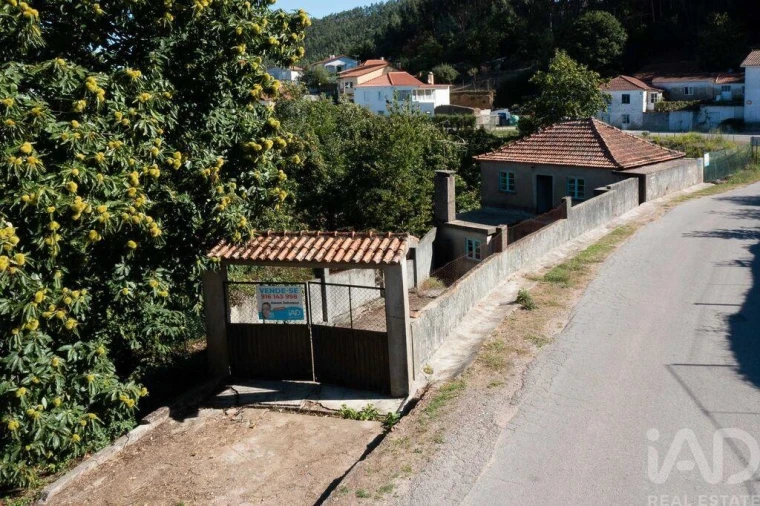 Moradia T4 para Venda em Vila Nova Foto 4