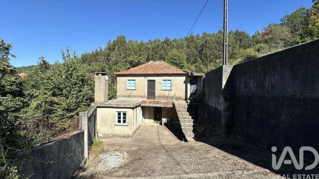 Moradia T4 para Venda em Vila Nova Foto 1