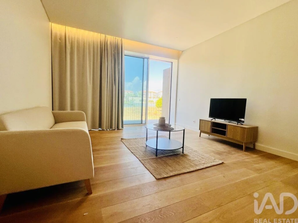 Apartamento T1 para Venda em Quarteira Foto 8