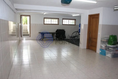 Moradia T4 para Venda em Arcozelo