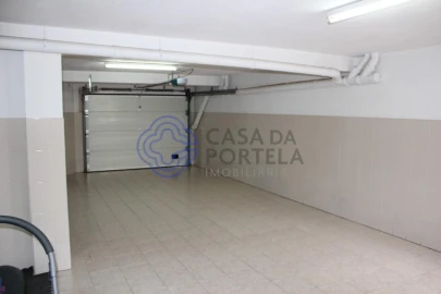 Moradia T4 para Venda em Arcozelo