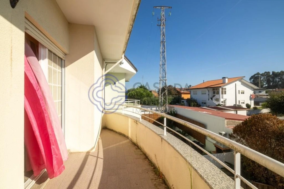 Moradia T4 para Venda em Arcozelo Foto 29
