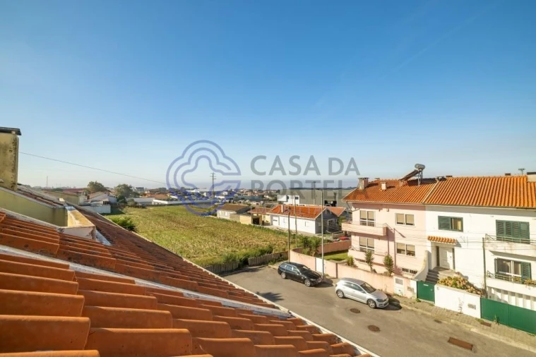 Moradia T4 para Venda em Arcozelo Foto 34