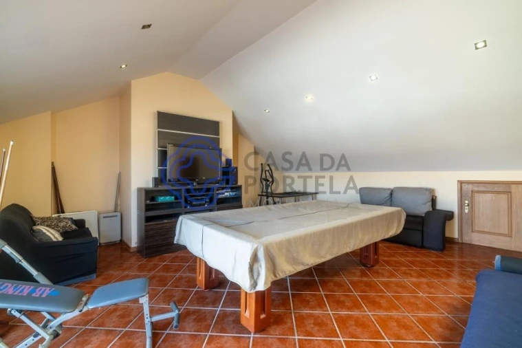 Moradia T4 para Venda em Arcozelo Foto 31