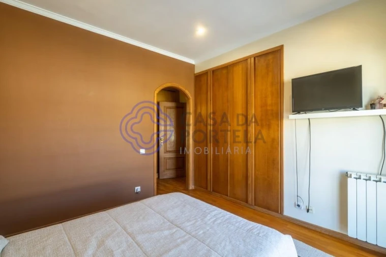 Moradia T4 para Venda em Arcozelo Foto 17