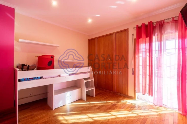 Moradia T4 para Venda em Arcozelo Foto 27