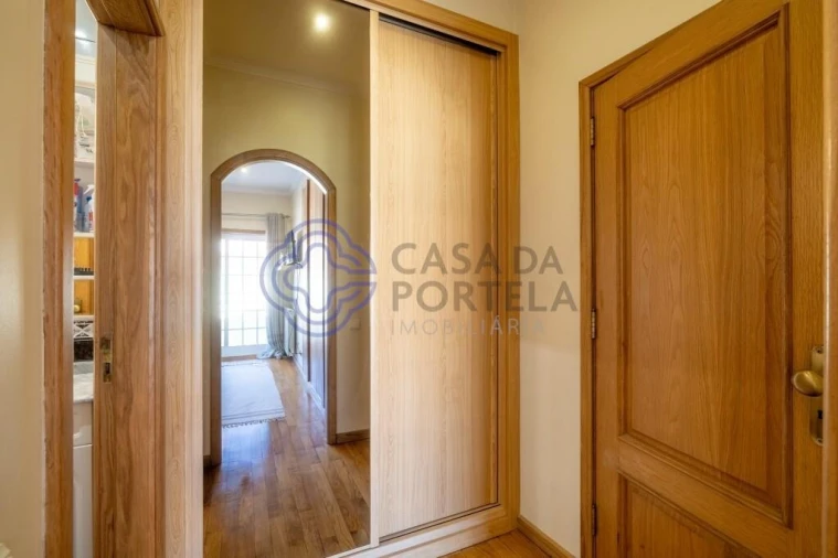 Moradia T4 para Venda em Arcozelo Foto 15