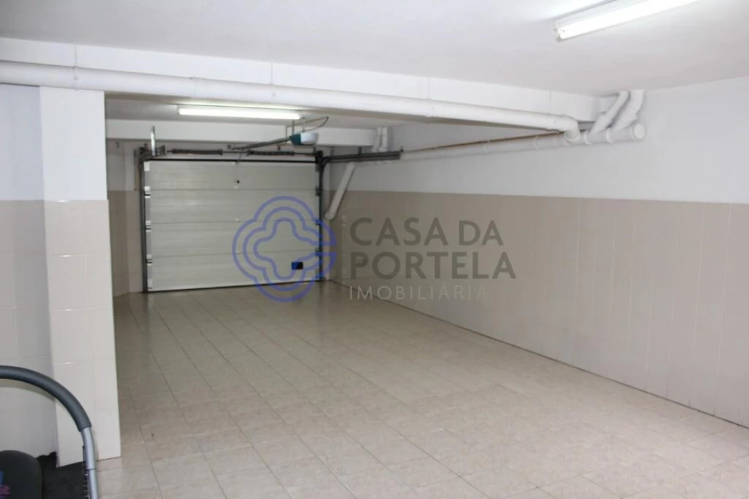 Moradia T4 para Venda em Arcozelo Foto 39