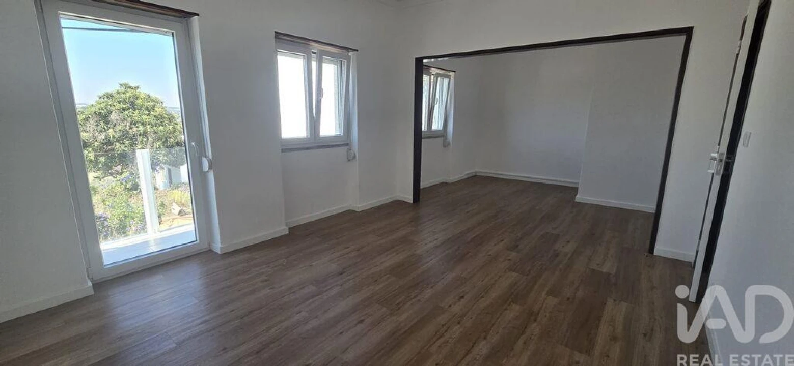 Apartamento T2 para Venda em Cadaval e Pêro Moniz Foto 24
