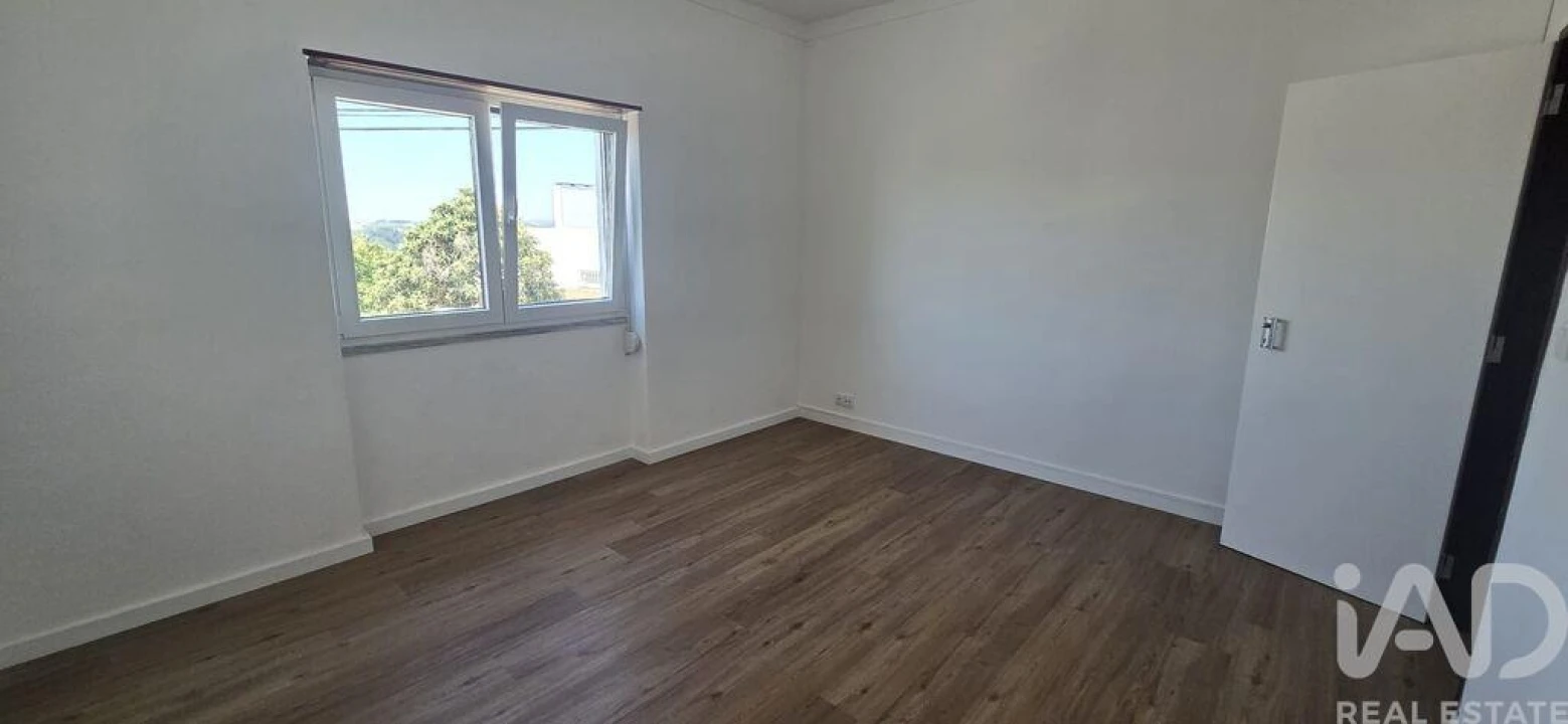 Apartamento T2 para Venda em Cadaval e Pêro Moniz Foto 22