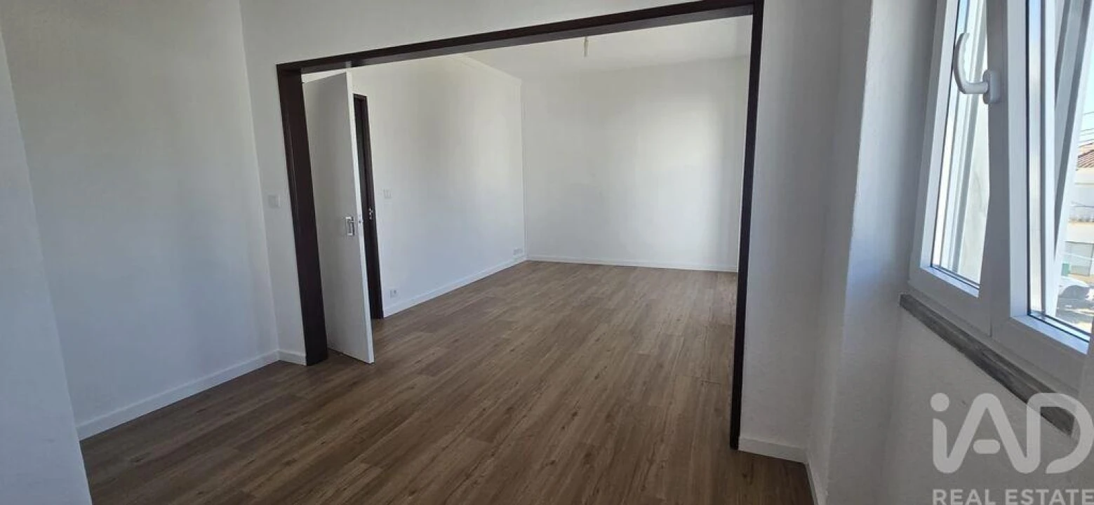 Apartamento T2 para Venda em Cadaval e Pêro Moniz Foto 3