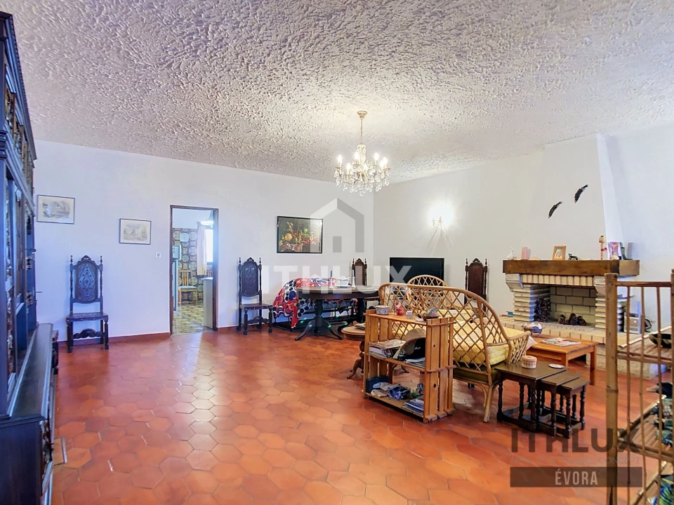 Moradia T4 para Venda em Assunção, Ajuda, Salvador e Santo Ildefonso Foto 4