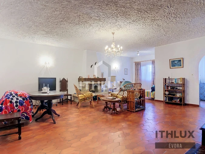 Moradia T4 para Venda em Assunção, Ajuda, Salvador e Santo Ildefonso Foto 5