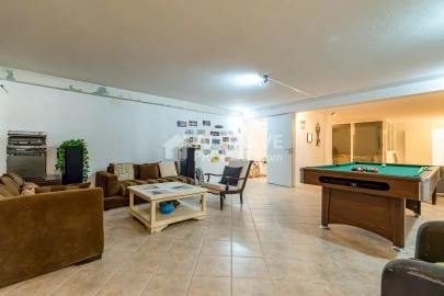 Moradia T5 para Venda em Loule (São Sebastião)