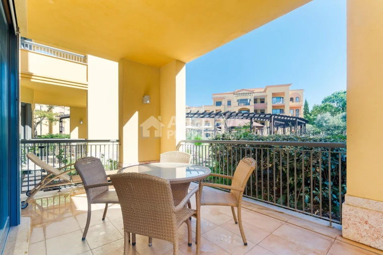 Apartamento T2 para Venda em Quarteira Foto 6