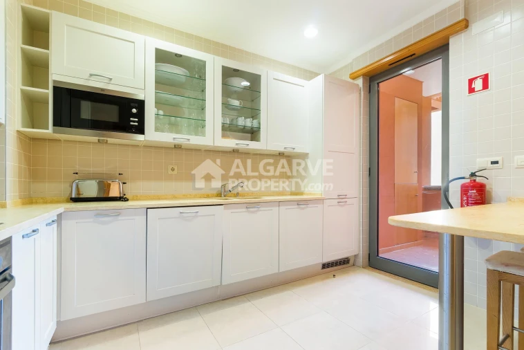 Apartamento T2 para Venda em Quarteira Foto 3