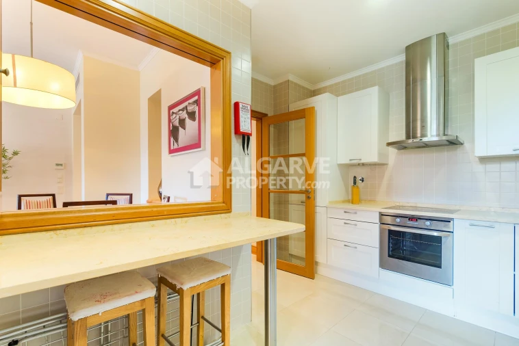 Apartamento T2 para Venda em Quarteira Foto 14