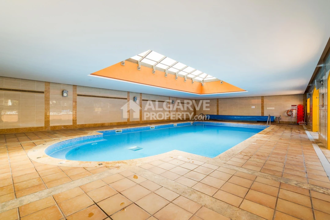 Apartamento T2 para Venda em Quarteira Foto 7