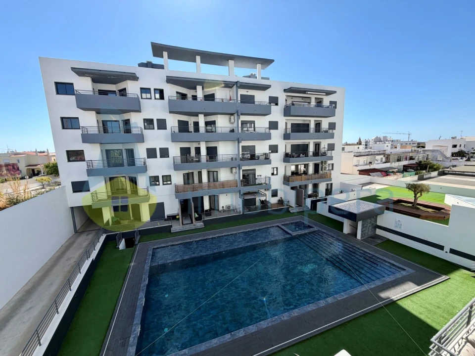 Apartamento T3 para Venda em Quelfes Foto 1
