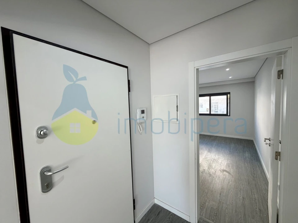 Apartamento T3 para Venda em Quelfes Foto 9