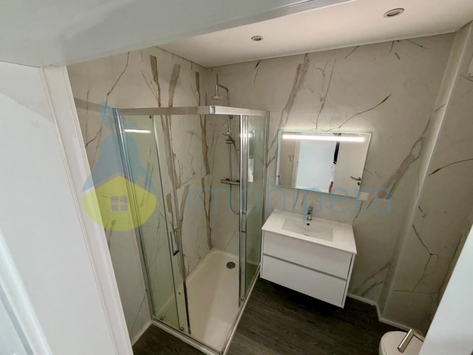 Apartamento T3 para Venda em Quelfes Foto 15