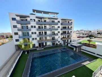 Apartamento T3 para Venda em Quelfes