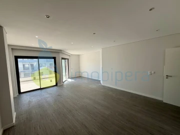 Apartamento T3 para Venda em Quelfes