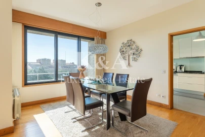 Apartamento T4 para Venda em Aldoar, Foz do Douro e Nevogilde