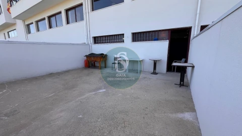 Loja para Trespasse em Pedroso e Seixezelo