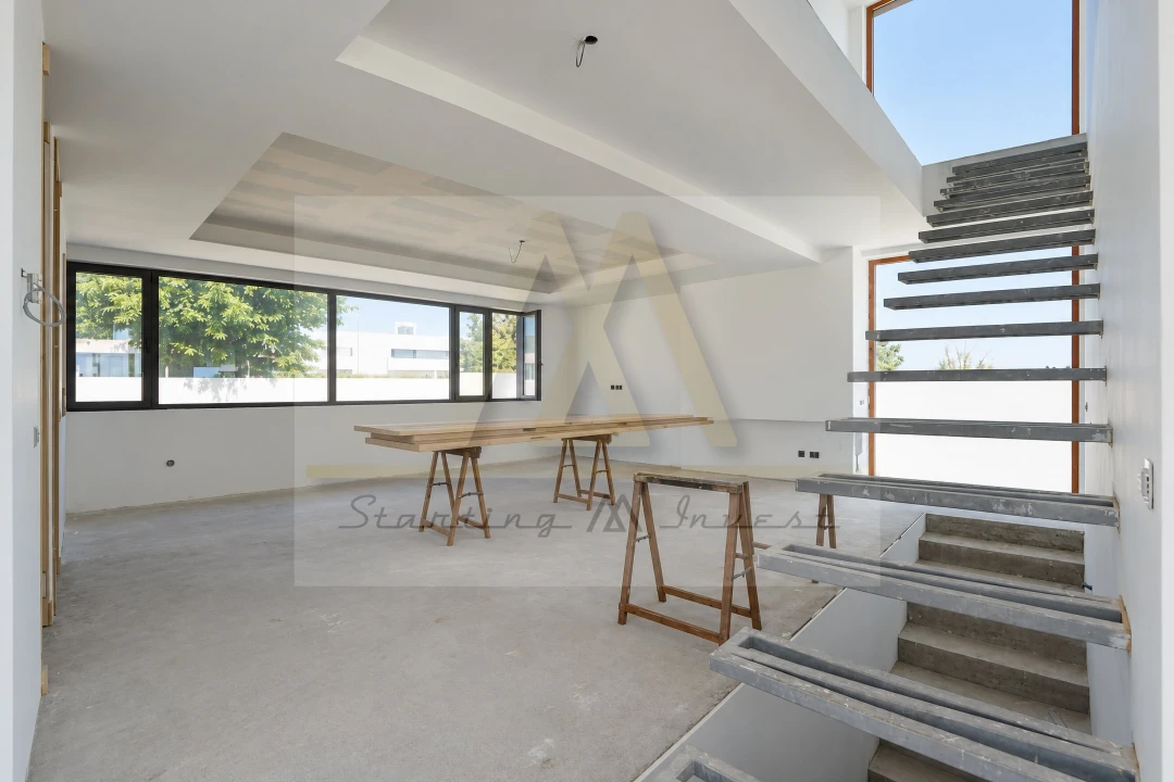 Moradia T4 para Venda em Azurara Foto 9