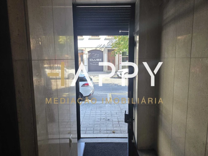 Apartamento T3 para Venda em Lordelo do Ouro e Massarelos Foto 4