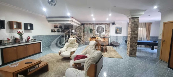 Moradia T4 para Venda em Paços de Brandão