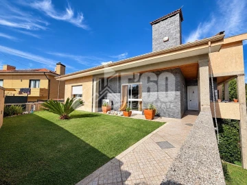 Moradia T4 para Venda em Paços de Brandão