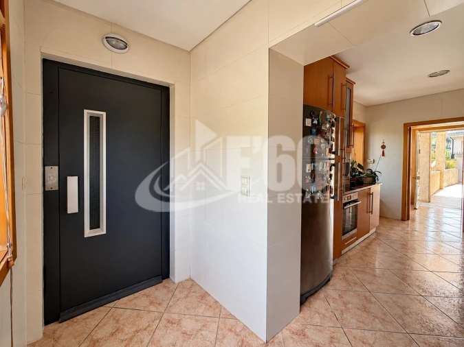 Moradia T4 para Venda em Paços de Brandão Foto 11