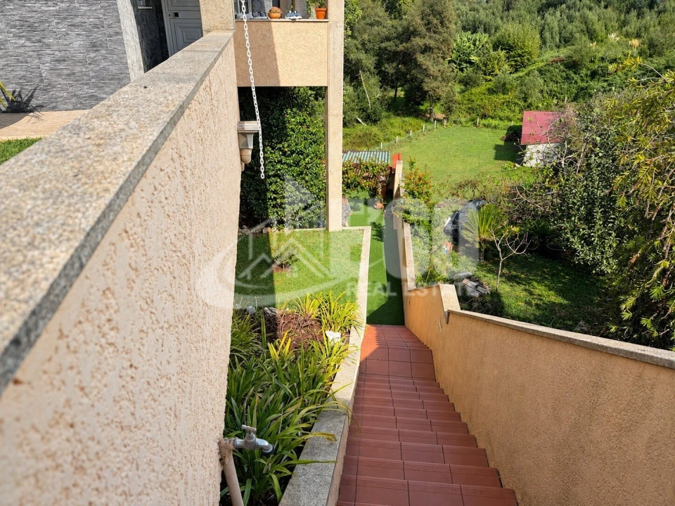 Moradia T4 para Venda em Paços de Brandão Foto 6