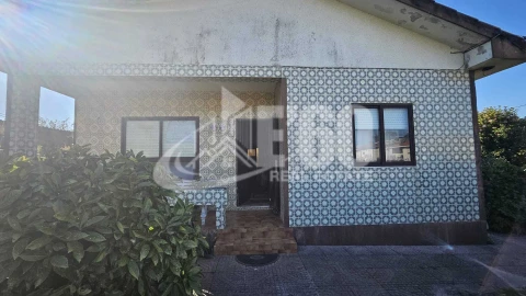 Moradia T3 para Venda em Paramos