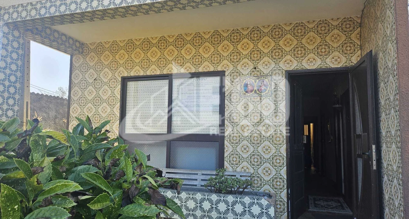 Moradia T3 para Venda em Paramos Foto 4