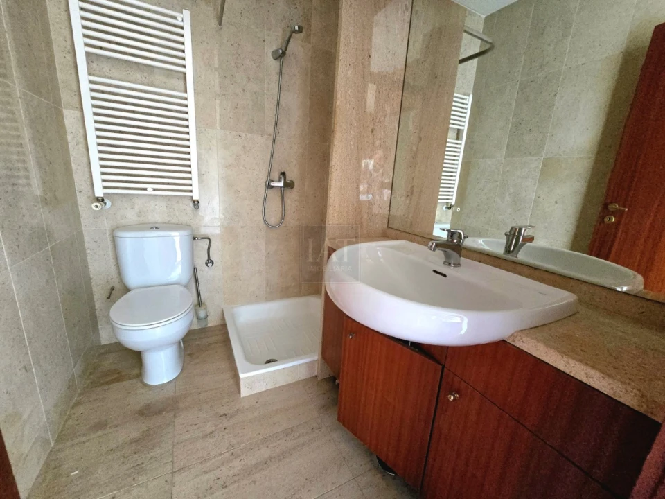 Apartamento T3 para Venda em Gemeses Foto 11