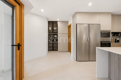 Apartamento T4 para Venda em Póvoa de Santa Iria e Forte da Casa
