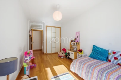 Apartamento T4 para Venda em Póvoa de Santa Iria e Forte da Casa