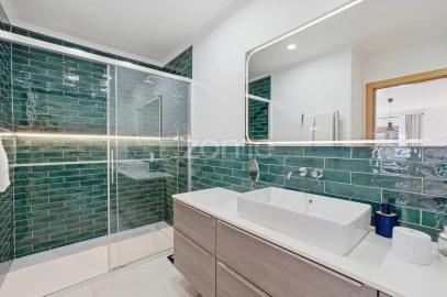 Apartamento T4 para Venda em Póvoa de Santa Iria e Forte da Casa