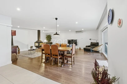 Apartamento T4 para Venda em Póvoa de Santa Iria e Forte da Casa
