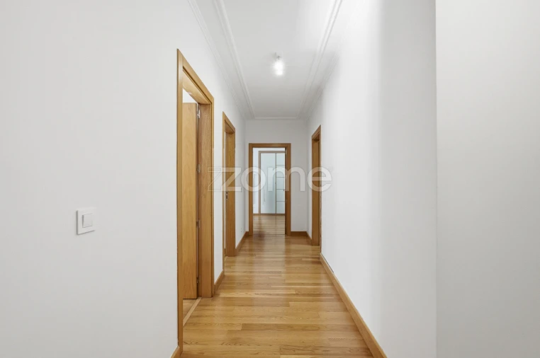 Apartamento T4 para Venda em Póvoa de Santa Iria e Forte da Casa Foto 13
