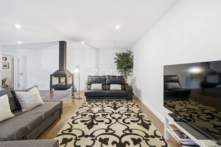 Apartamento T4 para Venda em Póvoa de Santa Iria e Forte da Casa Foto 10