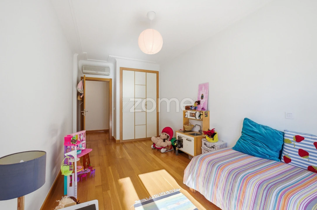 Apartamento T4 para Venda em Póvoa de Santa Iria e Forte da Casa Foto 18