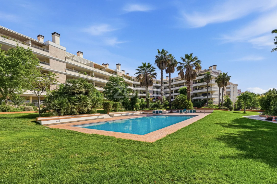 Apartamento T4 para Venda em Póvoa de Santa Iria e Forte da Casa Foto 1