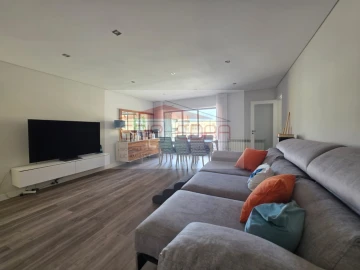Apartamento T3 para Venda em Nogueira e Silva Escura