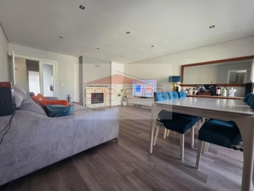 Apartamento T3 para Venda em Nogueira e Silva Escura
